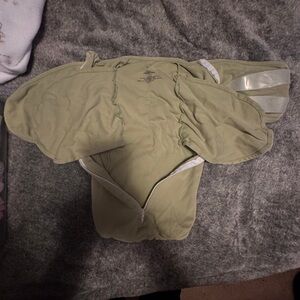 Lullababy Double Wing Swaddle 0-2 month